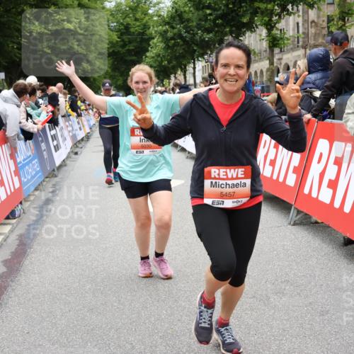 14.06.2026 - REWE Women's Run Strokosch-Dieckow http://msf.ph/oto/9778150 14.06.2026 11:03:53 Ziel 5030, 5297, 5457, 5660, 5951 meine-sportfotos.de