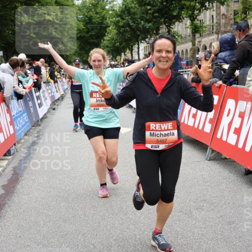 14.06.2026 - REWE Women's Run Strokosch-Dieckow http://msf.ph/oto/9778155 14.06.2026 11:03:53 Ziel 5030, 5297, 5457, 5660, 5951 meine-sportfotos.de