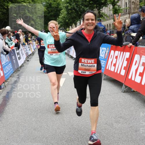 14.06.2026 - REWE Women's Run Strokosch-Dieckow http://msf.ph/oto/9778166 14.06.2026 11:03:53 Ziel 5030, 5297, 5457, 5660, 5951 meine-sportfotos.de