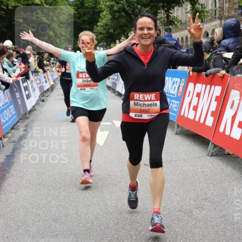 14.06.2026 - REWE Women's Run Strokosch-Dieckow http://msf.ph/oto/9778172 14.06.2026 11:03:53 Ziel 5030, 5297, 5457, 5660, 5951 meine-sportfotos.de