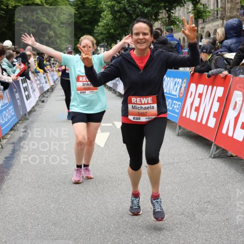 14.06.2026 - REWE Women's Run Strokosch-Dieckow http://msf.ph/oto/9778178 14.06.2026 11:03:53 Ziel 5030, 5297, 5457, 5660, 5951 meine-sportfotos.de