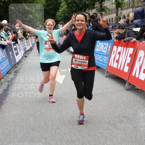 14.06.2026 - REWE Women's Run Strokosch-Dieckow http://msf.ph/oto/9778189 14.06.2026 11:03:53 Ziel 5030, 5297, 5457, 5660, 5951 meine-sportfotos.de