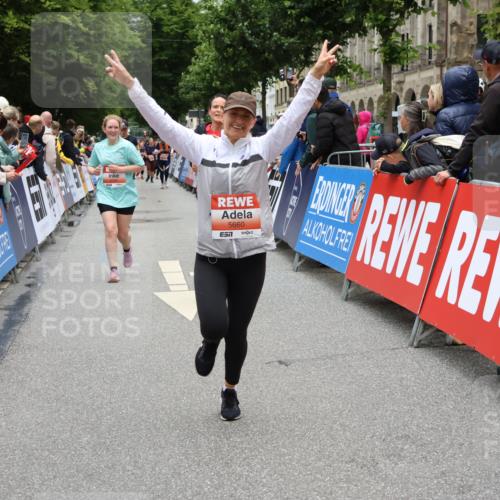 14.06.2026 - REWE Women's Run Strokosch-Dieckow http://msf.ph/oto/9778218 14.06.2026 11:03:51 Ziel 5030, 5297, 5457, 5660, 5823 meine-sportfotos.de
