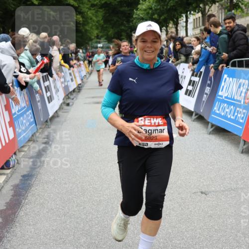 14.06.2026 - REWE Women's Run Strokosch-Dieckow http://msf.ph/oto/9778329 14.06.2026 11:03:44 Ziel 5137, 5167, 5297, 5356, 5454, 5823, 5885, 5914, 6009 meine-sportfotos.de