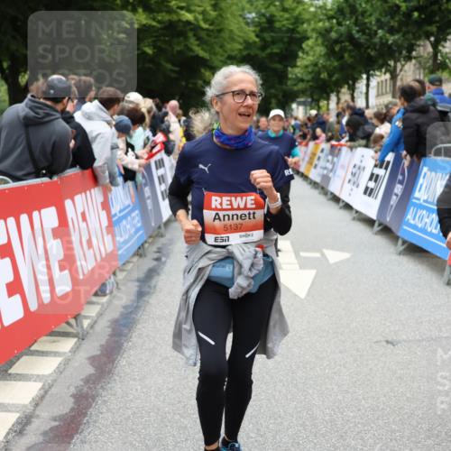 14.06.2026 - REWE Women's Run Strokosch-Dieckow http://msf.ph/oto/9778355 14.06.2026 11:03:41 Ziel 5137, 5167, 5356, 5454, 5566, 5623, 5823, 5835, 5885, 5914, 6009 meine-sportfotos.de
