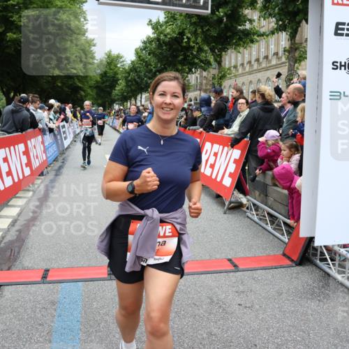 14.06.2026 - REWE Women's Run Strokosch-Dieckow http://msf.ph/oto/9778360 14.06.2026 11:03:39 Ziel 5137, 5167, 5356, 5454, 5566, 5623, 5835, 5885, 5914, 6009 meine-sportfotos.de