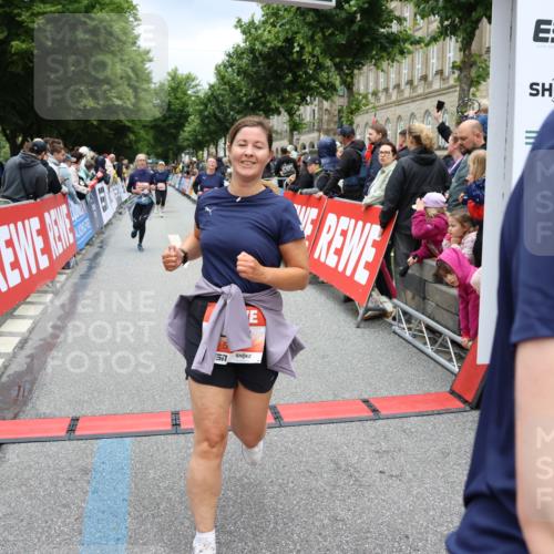14.06.2026 - REWE Women's Run Strokosch-Dieckow http://msf.ph/oto/9778376 14.06.2026 11:03:39 Ziel 5137, 5167, 5356, 5454, 5566, 5623, 5835, 5885, 5914, 6009 meine-sportfotos.de