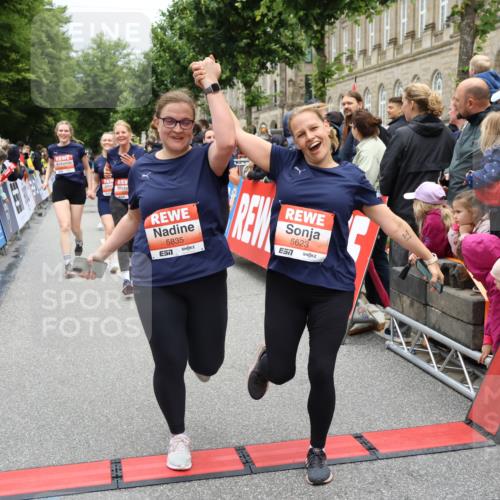 14.06.2026 - REWE Women's Run Strokosch-Dieckow http://msf.ph/oto/9778488 14.06.2026 11:03:35 Ziel 5167, 5356, 5566, 5623, 5835, 5866, 5885, 5914, 5988, 6009 meine-sportfotos.de