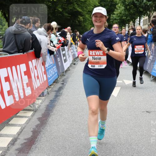 14.06.2026 - REWE Women's Run Strokosch-Dieckow http://msf.ph/oto/9778525 14.06.2026 11:03:33 Ziel 5292, 5293, 5345, 5356, 5367, 5566, 5623, 5835, 5866, 5885, 5914, 5988, 6009 meine-sportfotos.de
