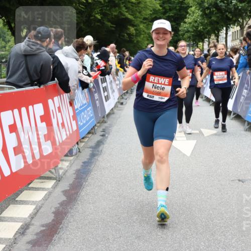 14.06.2026 - REWE Women's Run Strokosch-Dieckow http://msf.ph/oto/9778551 14.06.2026 11:03:32 Ziel 5292, 5293, 5345, 5356, 5367, 5566, 5623, 5835, 5866, 5914, 5988 meine-sportfotos.de