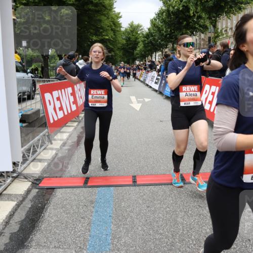 14.06.2026 - REWE Women's Run Strokosch-Dieckow http://msf.ph/oto/9778578 14.06.2026 11:03:27 Ziel 5292, 5293, 5345, 5367, 5449, 5460, 5736, 5783, 5784, 5813, 5866, 5957, 5983, 5988 meine-sportfotos.de