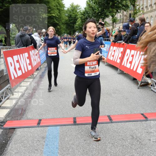 14.06.2026 - REWE Women's Run Strokosch-Dieckow http://msf.ph/oto/9778584 14.06.2026 11:03:26 Ziel 5292, 5293, 5345, 5367, 5449, 5460, 5557, 5736, 5750, 5751, 5783, 5784, 5813, 5866, 5957, 5983, 5988 meine-sportfotos.de