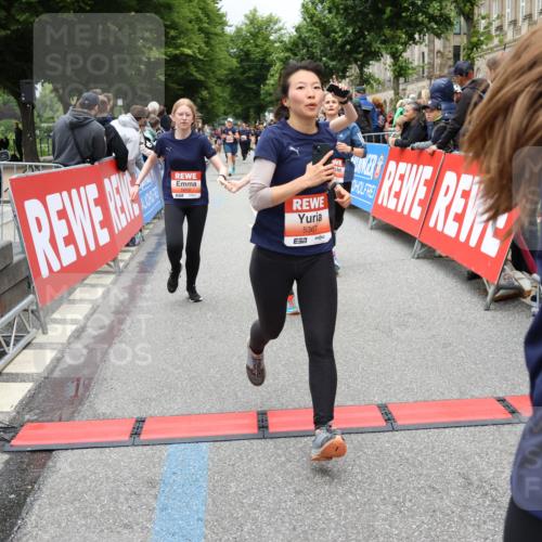 14.06.2026 - REWE Women's Run Strokosch-Dieckow http://msf.ph/oto/9778589 14.06.2026 11:03:26 Ziel 5292, 5293, 5345, 5367, 5449, 5460, 5557, 5736, 5750, 5751, 5783, 5784, 5813, 5866, 5957, 5983, 5988 meine-sportfotos.de
