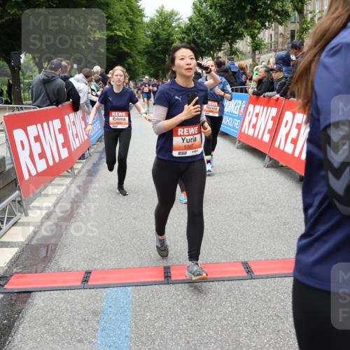14.06.2026 - REWE Women's Run Strokosch-Dieckow http://msf.ph/oto/9778595 14.06.2026 11:03:26 Ziel 5292, 5293, 5345, 5367, 5449, 5460, 5557, 5736, 5750, 5751, 5783, 5784, 5813, 5866, 5957, 5983, 5988 meine-sportfotos.de
