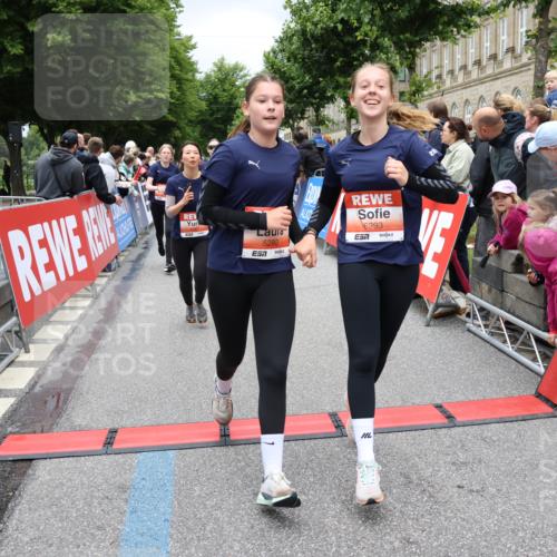 14.06.2026 - REWE Women's Run Strokosch-Dieckow http://msf.ph/oto/9778612 14.06.2026 11:03:25 Ziel 5058, 5292, 5293, 5331, 5345, 5367, 5449, 5460, 5557, 5736, 5750, 5751, 5783, 5784, 5795, 5813, 5866, 5957, 5983, 5988 meine-sportfotos.de