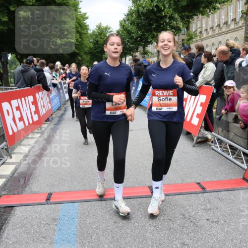 14.06.2026 - REWE Women's Run Strokosch-Dieckow http://msf.ph/oto/9778618 14.06.2026 11:03:25 Ziel 5058, 5292, 5293, 5331, 5345, 5367, 5449, 5460, 5557, 5736, 5750, 5751, 5783, 5784, 5795, 5813, 5866, 5957, 5983, 5988 meine-sportfotos.de