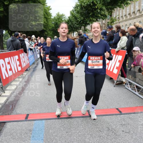 14.06.2026 - REWE Women's Run Strokosch-Dieckow http://msf.ph/oto/9778623 14.06.2026 11:03:25 Ziel 5058, 5292, 5293, 5331, 5345, 5367, 5449, 5460, 5557, 5736, 5750, 5751, 5783, 5784, 5795, 5813, 5866, 5957, 5983, 5988 meine-sportfotos.de
