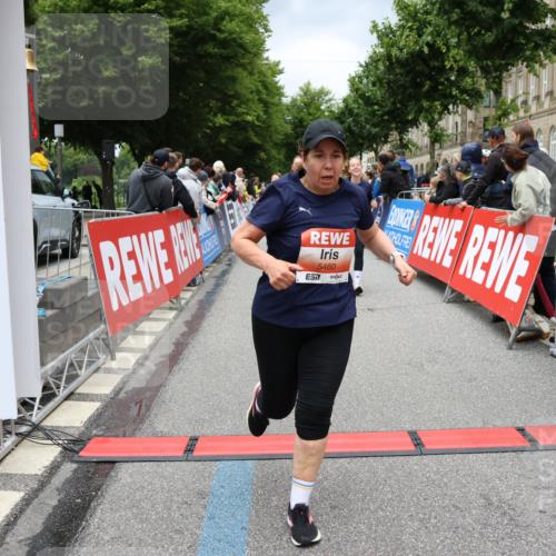 14.06.2026 - REWE Women's Run Strokosch-Dieckow http://msf.ph/oto/9778657 14.06.2026 11:03:23 Ziel 5038, 5039, 5058, 5292, 5293, 5331, 5345, 5367, 5449, 5460, 5557, 5736, 5750, 5751, 5783, 5784, 5795, 5813, 5866, 5867, 5890, 5891, 5957, 5983, 5988 meine-sportfotos.de