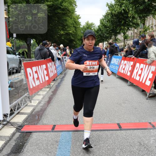 14.06.2026 - REWE Women's Run Strokosch-Dieckow http://msf.ph/oto/9778663 14.06.2026 11:03:23 Ziel 5038, 5039, 5058, 5292, 5293, 5331, 5345, 5367, 5449, 5460, 5557, 5736, 5750, 5751, 5783, 5784, 5795, 5813, 5866, 5867, 5890, 5891, 5957, 5983, 5988 meine-sportfotos.de