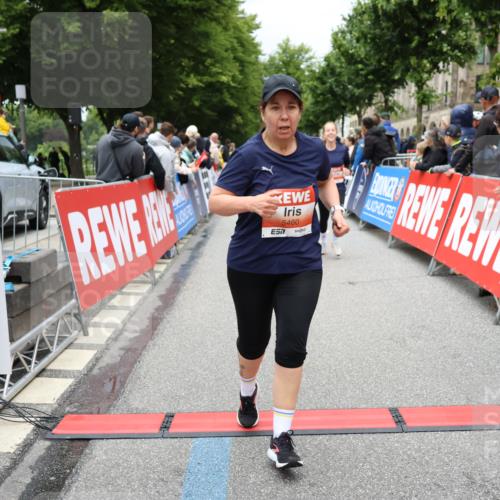 14.06.2026 - REWE Women's Run Strokosch-Dieckow http://msf.ph/oto/9778669 14.06.2026 11:03:23 Ziel 5038, 5039, 5058, 5292, 5293, 5331, 5345, 5367, 5449, 5460, 5557, 5736, 5750, 5751, 5783, 5784, 5795, 5813, 5866, 5867, 5890, 5891, 5957, 5983, 5988 meine-sportfotos.de