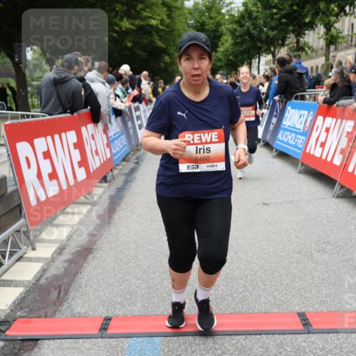 14.06.2026 - REWE Women's Run Strokosch-Dieckow http://msf.ph/oto/9778673 14.06.2026 11:03:23 Ziel 5038, 5039, 5058, 5292, 5293, 5331, 5345, 5367, 5449, 5460, 5557, 5736, 5750, 5751, 5783, 5784, 5795, 5813, 5866, 5867, 5890, 5891, 5957, 5983, 5988 meine-sportfotos.de