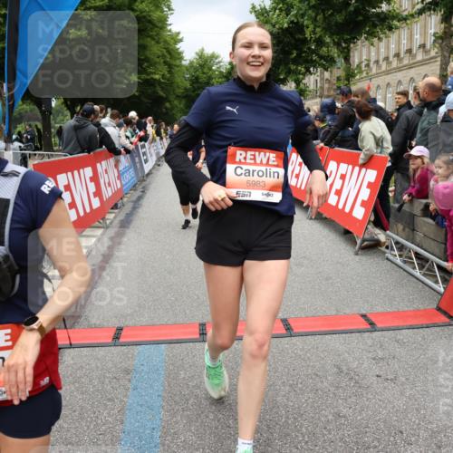 14.06.2026 - REWE Women's Run Strokosch-Dieckow http://msf.ph/oto/9778698 14.06.2026 11:03:22 Ziel 5038, 5039, 5058, 5292, 5293, 5331, 5345, 5367, 5449, 5460, 5557, 5657, 5736, 5750, 5751, 5783, 5784, 5795, 5813, 5867, 5890, 5891, 5957, 5983 meine-sportfotos.de