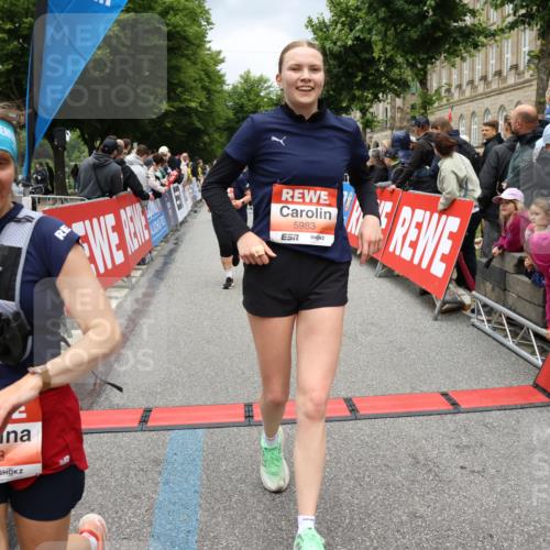 14.06.2026 - REWE Women's Run Strokosch-Dieckow http://msf.ph/oto/9778703 14.06.2026 11:03:22 Ziel 5038, 5039, 5058, 5292, 5293, 5331, 5345, 5367, 5449, 5460, 5557, 5657, 5736, 5750, 5751, 5783, 5784, 5795, 5813, 5867, 5890, 5891, 5957, 5983 meine-sportfotos.de