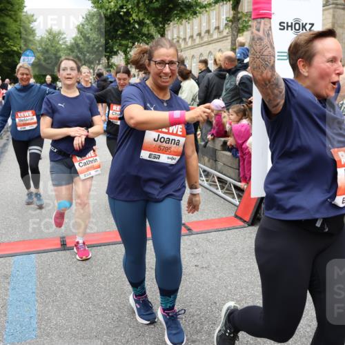 14.06.2026 - REWE Women's Run Strokosch-Dieckow http://msf.ph/oto/9778741 14.06.2026 11:03:18 Ziel 5038, 5039, 5058, 5285, 5331, 5358, 5449, 5525, 5557, 5578, 5657, 5736, 5742, 5750, 5751, 5783, 5784, 5795, 5798, 5813, 5867, 5890, 5891, 5957, 5983 meine-sportfotos.de