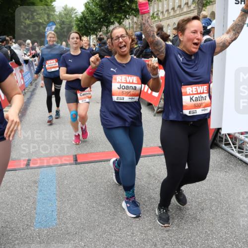 14.06.2026 - REWE Women's Run Strokosch-Dieckow http://msf.ph/oto/9778764 14.06.2026 11:03:18 Ziel 5038, 5039, 5058, 5285, 5331, 5358, 5449, 5525, 5557, 5578, 5657, 5736, 5742, 5750, 5751, 5783, 5784, 5795, 5798, 5813, 5867, 5890, 5891, 5957, 5983 meine-sportfotos.de
