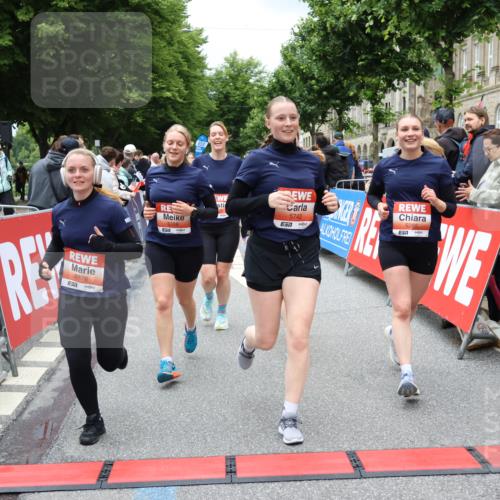14.06.2026 - REWE Women's Run Strokosch-Dieckow http://msf.ph/oto/9778842 14.06.2026 11:03:13 Ziel 5038, 5039, 5058, 5077, 5285, 5331, 5358, 5512, 5525, 5578, 5657, 5742, 5795, 5798, 5838, 5867, 5890, 5891 meine-sportfotos.de