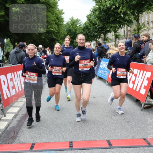 14.06.2026 - REWE Women's Run Strokosch-Dieckow http://msf.ph/oto/9778859 14.06.2026 11:03:12 Ziel 5038, 5039, 5077, 5285, 5358, 5512, 5525, 5578, 5657, 5742, 5798, 5838, 5867, 5890, 5891 meine-sportfotos.de