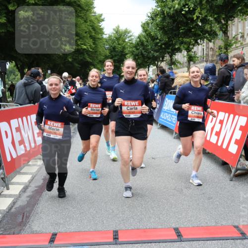 14.06.2026 - REWE Women's Run Strokosch-Dieckow http://msf.ph/oto/9778865 14.06.2026 11:03:12 Ziel 5038, 5039, 5077, 5285, 5358, 5512, 5525, 5578, 5657, 5742, 5798, 5838, 5867, 5890, 5891 meine-sportfotos.de