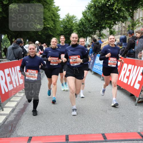 14.06.2026 - REWE Women's Run Strokosch-Dieckow http://msf.ph/oto/9778870 14.06.2026 11:03:12 Ziel 5038, 5039, 5077, 5285, 5358, 5512, 5525, 5578, 5657, 5742, 5798, 5838, 5867, 5890, 5891 meine-sportfotos.de