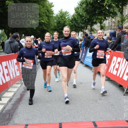 14.06.2026 - REWE Women's Run Strokosch-Dieckow http://msf.ph/oto/9778877 14.06.2026 11:03:12 Ziel 5038, 5039, 5077, 5285, 5358, 5512, 5525, 5578, 5657, 5742, 5798, 5838, 5867, 5890, 5891 meine-sportfotos.de