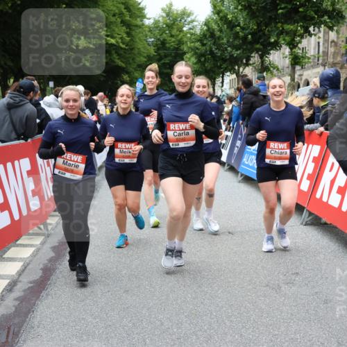 14.06.2026 - REWE Women's Run Strokosch-Dieckow http://msf.ph/oto/9778887 14.06.2026 11:03:12 Ziel 5038, 5039, 5077, 5285, 5358, 5512, 5525, 5578, 5657, 5742, 5798, 5838, 5867, 5890, 5891 meine-sportfotos.de