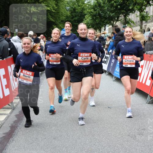 14.06.2026 - REWE Women's Run Strokosch-Dieckow http://msf.ph/oto/9778898 14.06.2026 11:03:12 Ziel 5038, 5039, 5077, 5285, 5358, 5512, 5525, 5578, 5657, 5742, 5798, 5838, 5867, 5890, 5891 meine-sportfotos.de