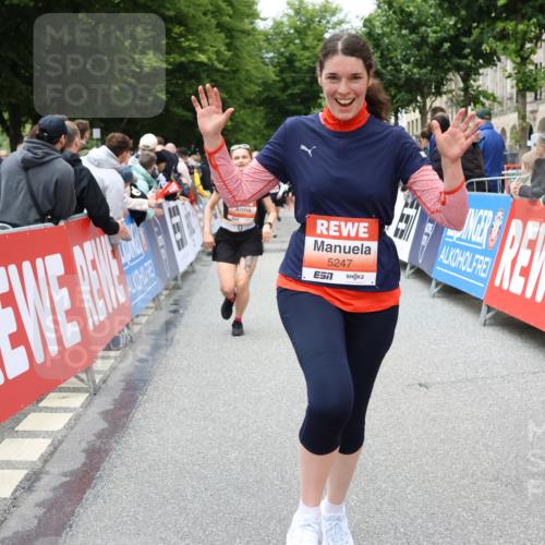 14.06.2026 - REWE Women's Run Strokosch-Dieckow http://msf.ph/oto/9779079 14.06.2026 11:03:00 Ziel 5161, 5243, 5247, 5260, 5373, 5482, 5503, 5528, 5529, 5530, 5567, 5572, 5650, 5688, 6006 meine-sportfotos.de