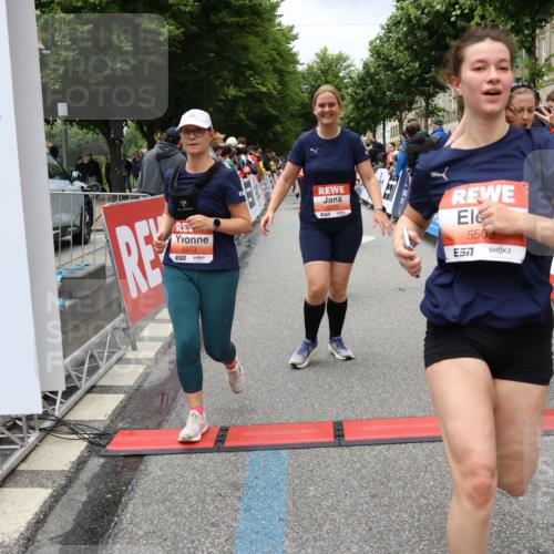 14.06.2026 - REWE Women's Run Strokosch-Dieckow http://msf.ph/oto/9779115 14.06.2026 11:02:56 Ziel 5243, 5247, 5260, 5373, 5482, 5503, 5528, 5529, 5530, 5540, 5567, 5572, 5650, 5991, 6006 meine-sportfotos.de