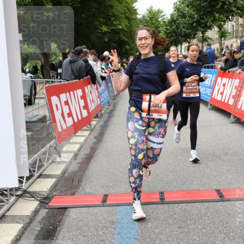 14.06.2026 - REWE Women's Run Strokosch-Dieckow http://msf.ph/oto/9779223 14.06.2026 11:02:52 Ziel 5179, 5243, 5260, 5372, 5373, 5428, 5503, 5521, 5528, 5529, 5530, 5540, 5567, 5572, 5644, 5650, 5704, 5814, 5935, 5991 meine-sportfotos.de