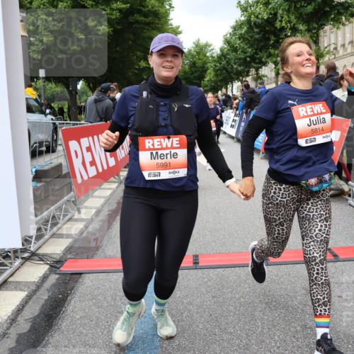 14.06.2026 - REWE Women's Run Strokosch-Dieckow http://msf.ph/oto/9779233 14.06.2026 11:02:51 Ziel 5133, 5179, 5260, 5372, 5428, 5503, 5521, 5528, 5529, 5530, 5540, 5567, 5644, 5650, 5704, 5802, 5814, 5935, 5991 meine-sportfotos.de