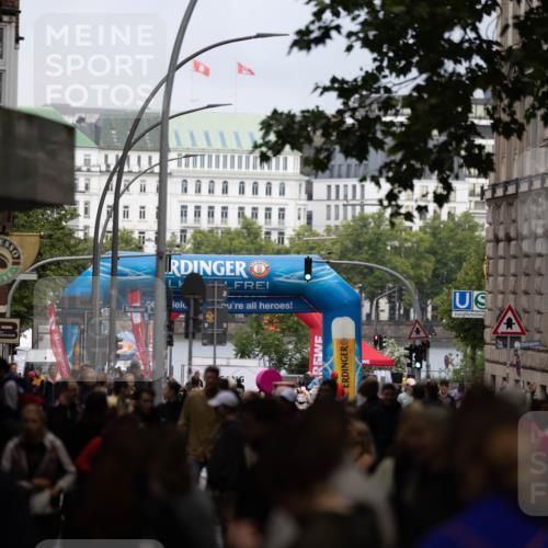14.06.2026 - REWE Women's Run Michael Strokosch http://msf.ph/oto/9779348 14.06.2026 08:19:56 Laufen  meine-sportfotos.de