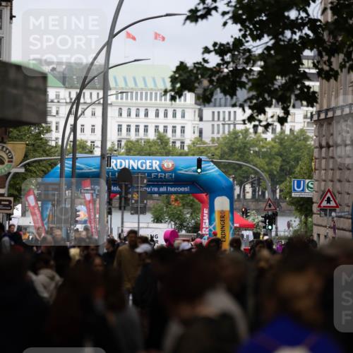 14.06.2026 - REWE Women's Run Michael Strokosch http://msf.ph/oto/9779349 14.06.2026 08:19:56 Laufen  meine-sportfotos.de