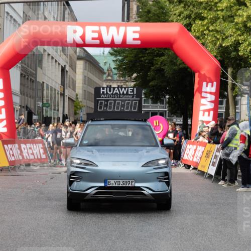 14.06.2026 - REWE Women's Run Michael Strokosch http://msf.ph/oto/9779619 14.06.2026 08:56:09 Laufen 2, 0, 00, 00, 389 meine-sportfotos.de
