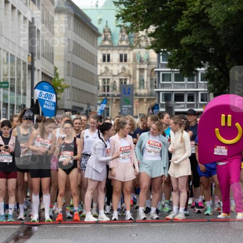 14.06.2026 - REWE Women's Run Michael Strokosch http://msf.ph/oto/9779632 14.06.2026 08:57:38 Laufen 10843, 11319, 5, 00, 146, 10135, 11471 meine-sportfotos.de