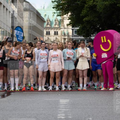14.06.2026 - REWE Women's Run Michael Strokosch http://msf.ph/oto/9779638 14.06.2026 08:57:46 Laufen 5, 00, 11246, 10136, 11471 meine-sportfotos.de