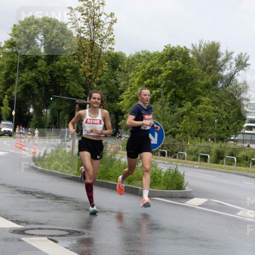 14.06.2026 - REWE Women's Run Michael Strokosch http://msf.ph/oto/9779675 14.06.2026 09:08:14 Laufen 511 meine-sportfotos.de