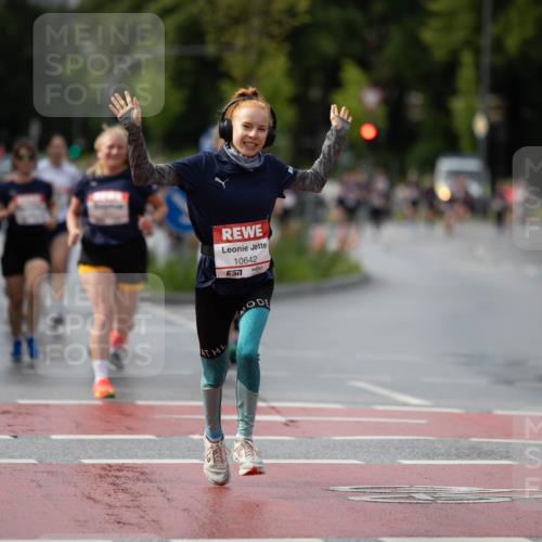 14.06.2026 - REWE Women's Run Michael Strokosch http://msf.ph/oto/9779802 14.06.2026 09:10:10 Laufen 10642, 7 meine-sportfotos.de