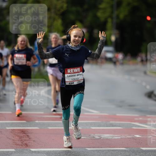 14.06.2026 - REWE Women's Run Michael Strokosch http://msf.ph/oto/9779807 14.06.2026 09:10:11 Laufen 10642, 57 meine-sportfotos.de