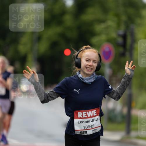 14.06.2026 - REWE Women's Run Michael Strokosch http://msf.ph/oto/9779818 14.06.2026 09:10:12 Laufen 10642, 51 meine-sportfotos.de