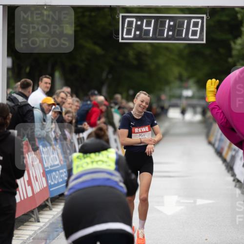 14.06.2026 - REWE Women's Run Michael Strokosch http://msf.ph/oto/9780011 14.06.2026 09:41:45 Laufen 0, 40, 08 meine-sportfotos.de